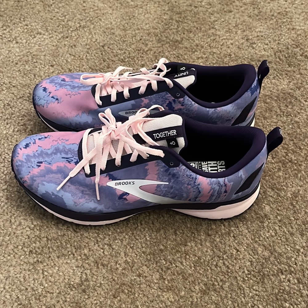 Brooks Revel 4 - Size 11 - Brand New - Purple & Pink